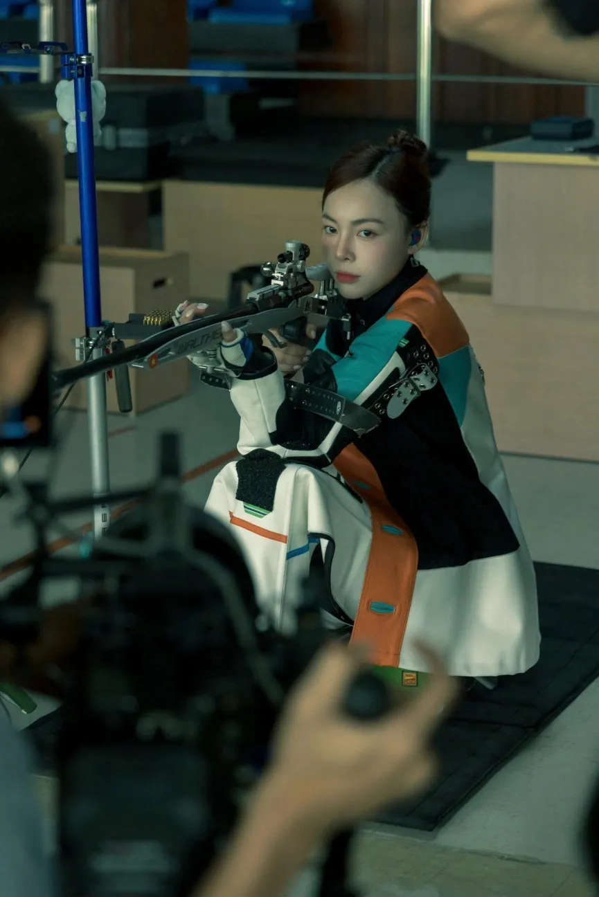 Phí Thanh Thảo: “Hot girl” bắn súng